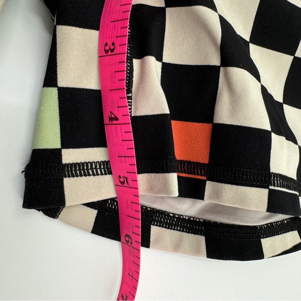 Fabletics Motion Checkerboard Biker Shorts Size M - Picture 9 of 9